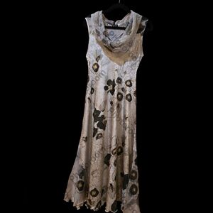 Komaron Dress Floral Sleeveless Dress - Black and White